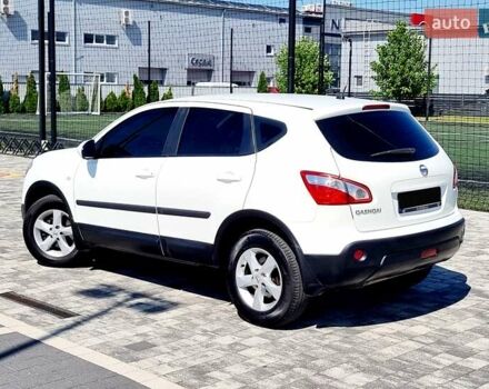 Белый Ниссан Кашкай, объемом двигателя 2 л и пробегом 162 тыс. км за 11899 $, фото 2 на Automoto.ua