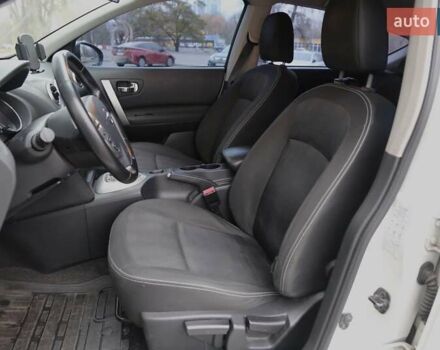Білий Ніссан Кашкай, об'ємом двигуна 2 л та пробігом 130 тис. км за 11900 $, фото 6 на Automoto.ua