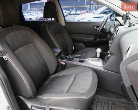 Білий Ніссан Кашкай, об'ємом двигуна 2 л та пробігом 130 тис. км за 11900 $, фото 9 на Automoto.ua