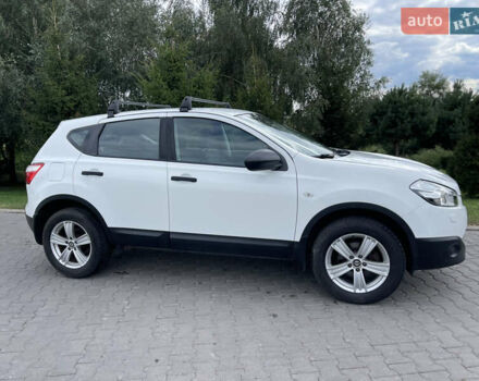 Белый Ниссан Кашкай, объемом двигателя 1.6 л и пробегом 188 тыс. км за 9500 $, фото 2 на Automoto.ua
