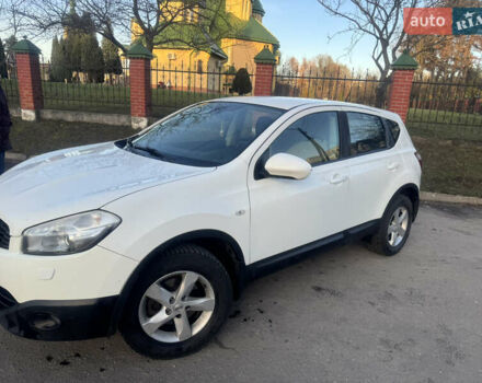 Белый Ниссан Кашкай, объемом двигателя 1.6 л и пробегом 202 тыс. км за 9500 $, фото 1 на Automoto.ua