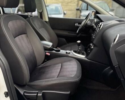 Белый Ниссан Кашкай, объемом двигателя 1.6 л и пробегом 174 тыс. км за 12999 $, фото 128 на Automoto.ua