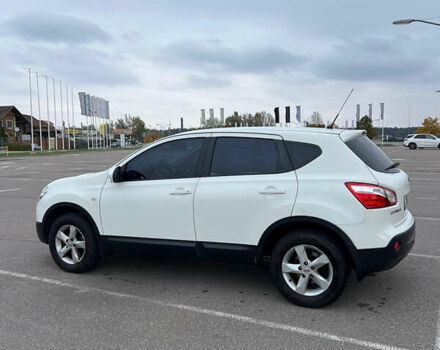 Белый Ниссан Кашкай, объемом двигателя 2 л и пробегом 129 тыс. км за 12900 $, фото 12 на Automoto.ua