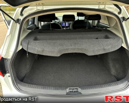 Белый Ниссан Кашкай, объемом двигателя 1.6 л и пробегом 187 тыс. км за 10999 $, фото 10 на Automoto.ua