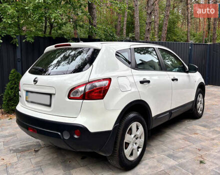 Белый Ниссан Кашкай, объемом двигателя 2 л и пробегом 120 тыс. км за 12500 $, фото 4 на Automoto.ua