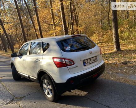 Білий Ніссан Кашкай, об'ємом двигуна 2 л та пробігом 190 тис. км за 13500 $, фото 7 на Automoto.ua