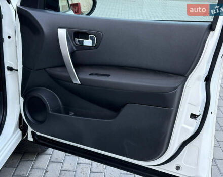 Ниссан Кашкай 2012 в Житомире на Automoto.ua Белый Ниссан Кашкай, объемом двигателя 1.5 л и пробегом 212 тыс. км за 11899 $, фото 32 на Automoto.ua