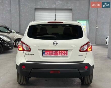 Белый Ниссан Кашкай, объемом двигателя 1.6 л и пробегом 160 тыс. км за 11799 $, фото 5 на Automoto.ua