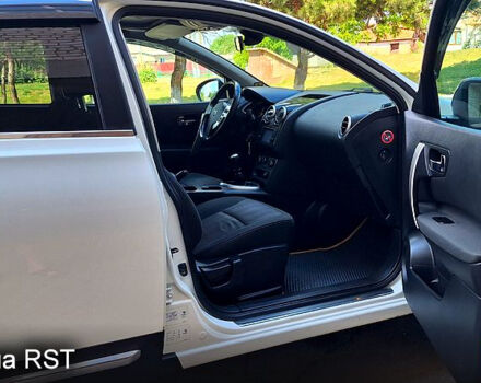 Белый Ниссан Кашкай, объемом двигателя 1.5 л и пробегом 225 тыс. км за 11500 $, фото 9 на Automoto.ua