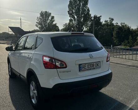 Белый Ниссан Кашкай, объемом двигателя 1.6 л и пробегом 103 тыс. км за 10700 $, фото 2 на Automoto.ua