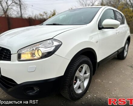 Белый Ниссан Кашкай, объемом двигателя 1.6 л и пробегом 187 тыс. км за 10999 $, фото 1 на Automoto.ua