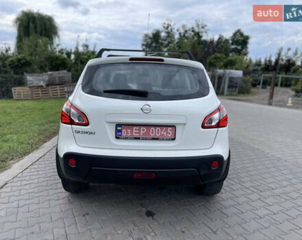 Белый Ниссан Кашкай, объемом двигателя 1.6 л и пробегом 188 тыс. км за 9500 $, фото 4 на Automoto.ua