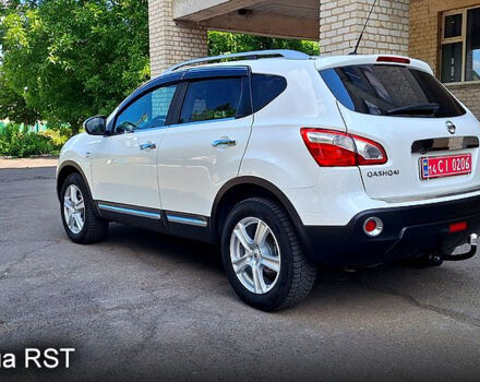 Белый Ниссан Кашкай, объемом двигателя 1.5 л и пробегом 225 тыс. км за 11500 $, фото 6 на Automoto.ua