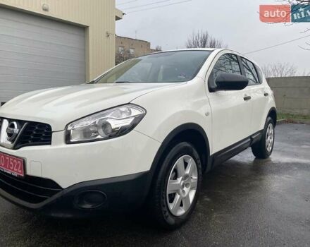 Белый Ниссан Кашкай, объемом двигателя 1.6 л и пробегом 220 тыс. км за 9800 $, фото 27 на Automoto.ua