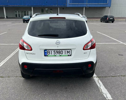 Белый Ниссан Кашкай, объемом двигателя 1.6 л и пробегом 221 тыс. км за 12500 $, фото 4 на Automoto.ua