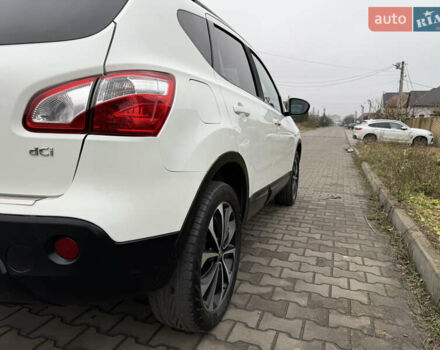 Белый Ниссан Кашкай, объемом двигателя 1.5 л и пробегом 198 тыс. км за 13500 $, фото 6 на Automoto.ua