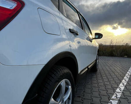 Білий Ніссан Кашкай, об'ємом двигуна 2 л та пробігом 129 тис. км за 13500 $, фото 29 на Automoto.ua