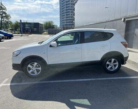 Белый Ниссан Кашкай, объемом двигателя 1.6 л и пробегом 145 тыс. км за 8700 $, фото 3 на Automoto.ua