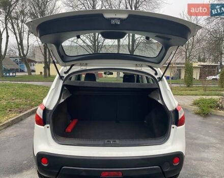 Белый Ниссан Кашкай, объемом двигателя 1.6 л и пробегом 220 тыс. км за 9800 $, фото 31 на Automoto.ua