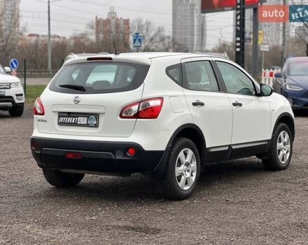 Белый Ниссан Кашкай, объемом двигателя 2 л и пробегом 134 тыс. км за 12000 $, фото 6 на Automoto.ua