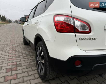 Белый Ниссан Кашкай, объемом двигателя 1.5 л и пробегом 198 тыс. км за 13500 $, фото 3 на Automoto.ua