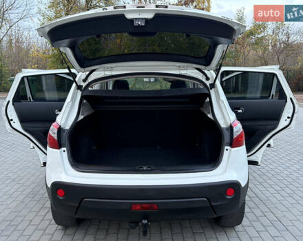 Ниссан Кашкай 2012 в Житомире на Automoto.ua Белый Ниссан Кашкай, объемом двигателя 1.5 л и пробегом 212 тыс. км за 11899 $, фото 53 на Automoto.ua