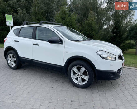 Белый Ниссан Кашкай, объемом двигателя 1.6 л и пробегом 188 тыс. км за 9500 $, фото 1 на Automoto.ua