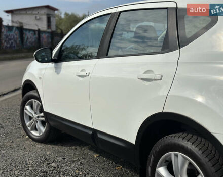 Белый Ниссан Кашкай, объемом двигателя 1.5 л и пробегом 242 тыс. км за 10500 $, фото 8 на Automoto.ua