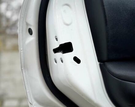 Белый Ниссан Кашкай, объемом двигателя 1.6 л и пробегом 174 тыс. км за 12999 $, фото 88 на Automoto.ua