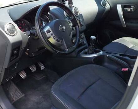 Белый Ниссан Кашкай, объемом двигателя 1.5 л и пробегом 201 тыс. км за 10500 $, фото 24 на Automoto.ua