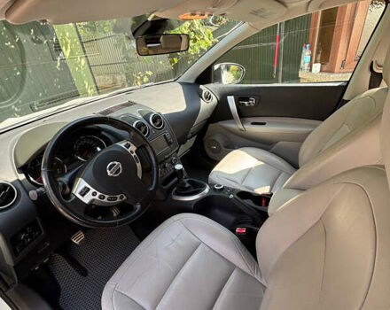 Белый Ниссан Кашкай, объемом двигателя 1.6 л и пробегом 210 тыс. км за 11900 $, фото 7 на Automoto.ua