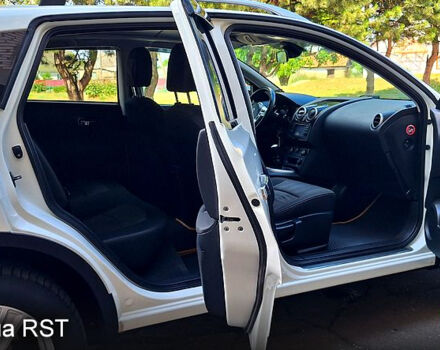 Белый Ниссан Кашкай, объемом двигателя 1.5 л и пробегом 225 тыс. км за 11500 $, фото 10 на Automoto.ua