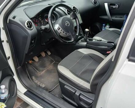 Белый Ниссан Кашкай, объемом двигателя 2 л и пробегом 97 тыс. км за 11628 $, фото 4 на Automoto.ua