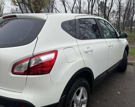 Белый Ниссан Кашкай, объемом двигателя 2 л и пробегом 150 тыс. км за 11500 $, фото 2 на Automoto.ua