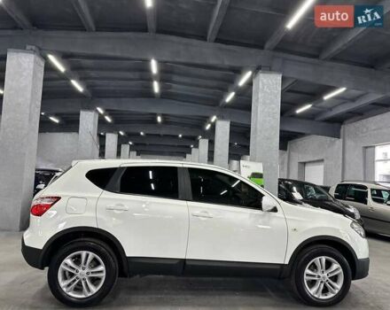 Белый Ниссан Кашкай, объемом двигателя 1.6 л и пробегом 160 тыс. км за 11799 $, фото 7 на Automoto.ua