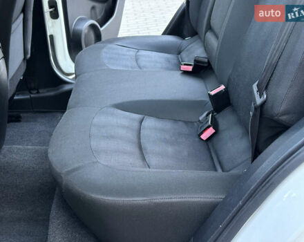 Ниссан Кашкай 2012 в Житомире на Automoto.ua Белый Ниссан Кашкай, объемом двигателя 1.5 л и пробегом 212 тыс. км за 11899 $, фото 41 на Automoto.ua