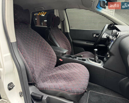 Белый Ниссан Кашкай, объемом двигателя 1.5 л и пробегом 277 тыс. км за 9300 $, фото 30 на Automoto.ua