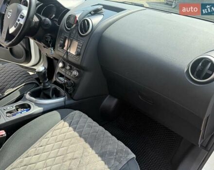 Білий Ніссан Кашкай, об'ємом двигуна 1.46 л та пробігом 237 тис. км за 11111 $, фото 27 на Automoto.ua