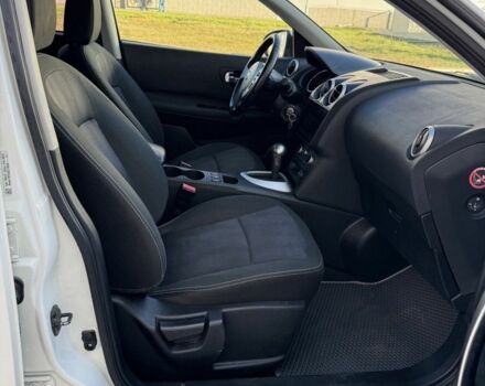 Білий Ніссан Кашкай, об'ємом двигуна 1.6 л та пробігом 135 тис. км за 10000 $, фото 4 на Automoto.ua