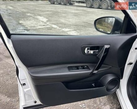 Белый Ниссан Кашкай, объемом двигателя 1.46 л и пробегом 225 тыс. км за 12350 $, фото 43 на Automoto.ua