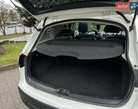 Белый Ниссан Кашкай, объемом двигателя 1.6 л и пробегом 182 тыс. км за 11399 $, фото 41 на Automoto.ua