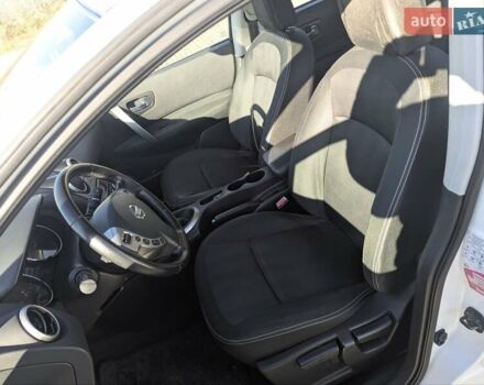 Белый Ниссан Кашкай, объемом двигателя 1.5 л и пробегом 231 тыс. км за 10800 $, фото 6 на Automoto.ua