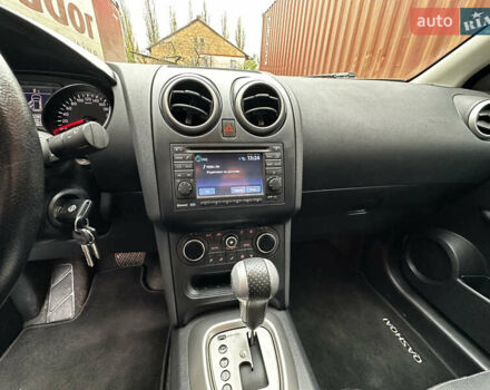 Белый Ниссан Кашкай, объемом двигателя 2 л и пробегом 190 тыс. км за 11999 $, фото 16 на Automoto.ua