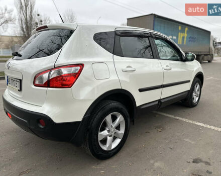 Белый Ниссан Кашкай, объемом двигателя 2 л и пробегом 190 тыс. км за 11999 $, фото 6 на Automoto.ua