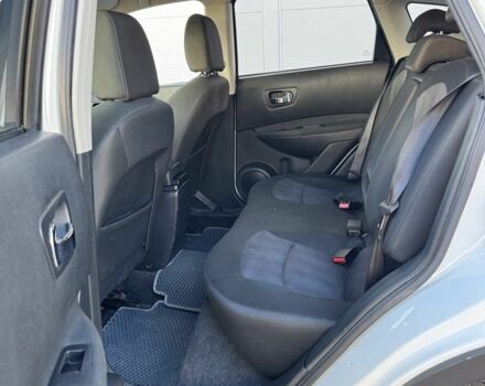 Білий Ніссан Кашкай, об'ємом двигуна 1.6 л та пробігом 135 тис. км за 10000 $, фото 5 на Automoto.ua