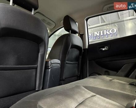 Білий Ніссан Кашкай, об'ємом двигуна 1.6 л та пробігом 141 тис. км за 10000 $, фото 31 на Automoto.ua