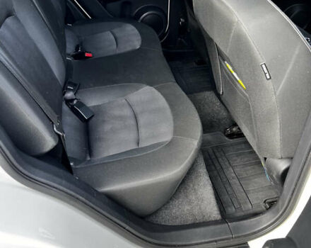 Белый Ниссан Кашкай, объемом двигателя 1.5 л и пробегом 229 тыс. км за 11600 $, фото 14 на Automoto.ua