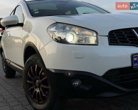 Белый Ниссан Кашкай, объемом двигателя 1.5 л и пробегом 220 тыс. км за 13500 $, фото 3 на Automoto.ua