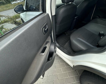 Белый Ниссан Кашкай, объемом двигателя 2 л и пробегом 153 тыс. км за 12500 $, фото 26 на Automoto.ua