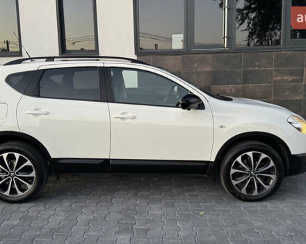 Белый Ниссан Кашкай, объемом двигателя 1.6 л и пробегом 231 тыс. км за 12399 $, фото 5 на Automoto.ua